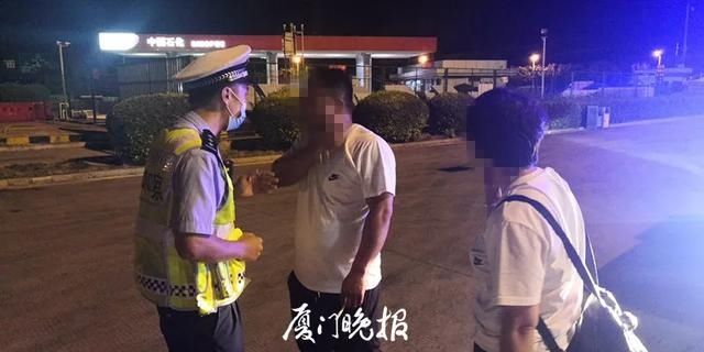  高速公路|两口子车上吵架，丈夫愤而把妻子扔在高速公路…直到他出现了