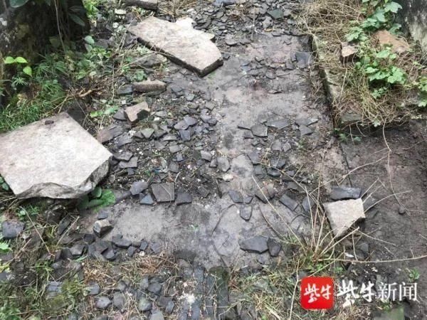 男盗|两男盗挖老房子石板 谁知竟是民国前制造