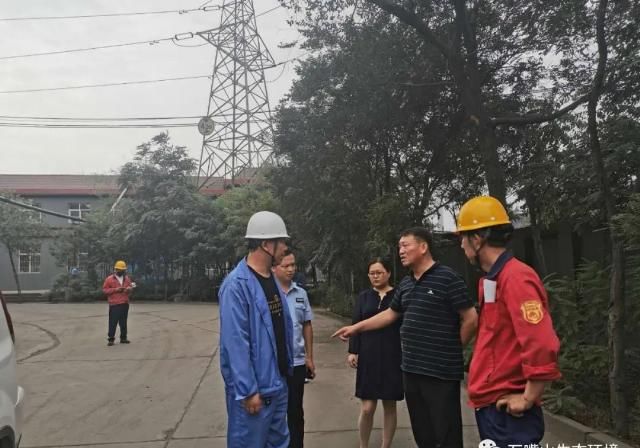 守护|他们主动放弃休息,只为守护石嘴山蓝