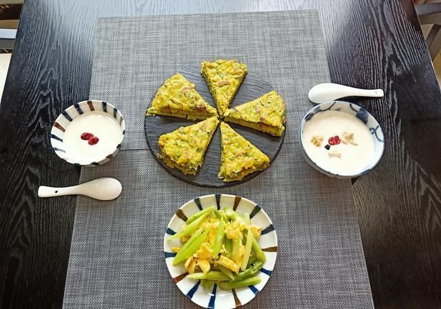  清香|一家子的极简早餐走红，清香软嫩却营养齐全，网友：一片冷淡风