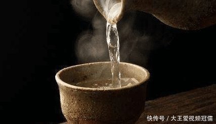 身体内|为何有的白酒喝完后半夜出现口渴的现象,有的则不会,终于明白了