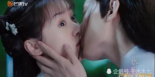  自责|《琉璃》心灯在司凤手中消散，璇玑自责答应和敏言成亲，司凤吐血惹人怜