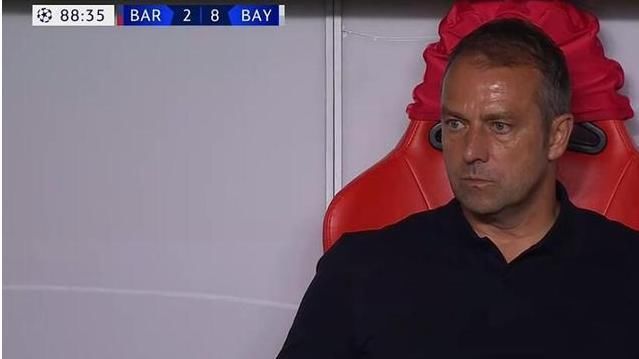  顿时|88分35秒，有谁留意场边这1幕，巴萨球迷顿时对拜仁主帅产生好感