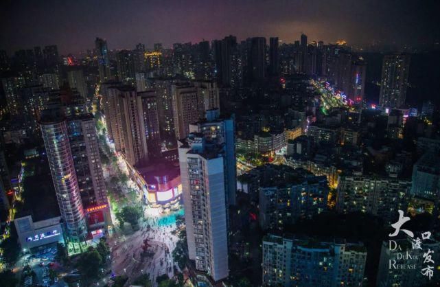  俯瞰|360°俯瞰九宫庙商圈！大渡口这家酒店给你轻奢感受、云端体验