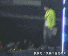 新郎|搞笑GIF：苍天啊！大地啊！为什么新郎不是我！我不甘心啊