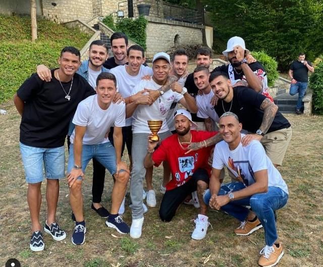 冠军|迪马利亚发文庆祝冠军:大家在一起才是团队最重要的事情