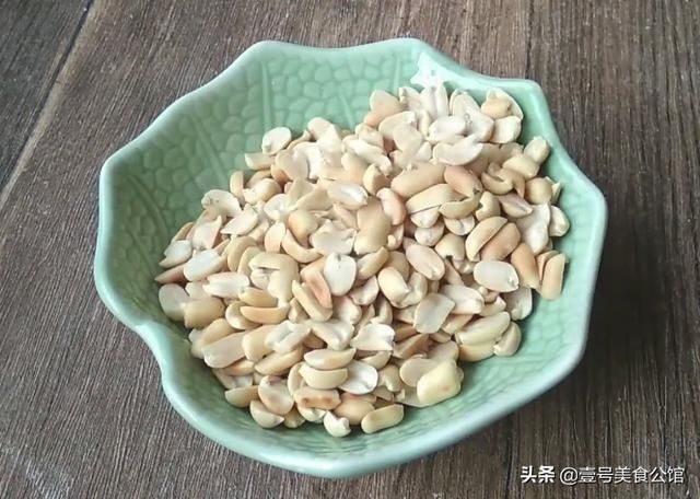 小火慢慢|牛扎糖这样做太简单,甜香味美,营养好吃,满满儿时的回忆