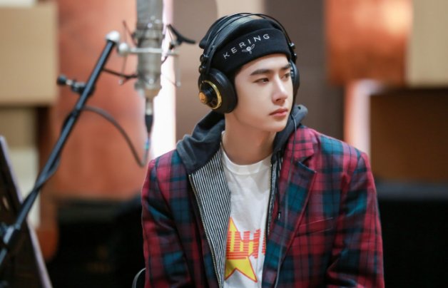 如今|杜华曾赌上一亿为UNIQ造势,如今正好六周年,就赌赢了王一博