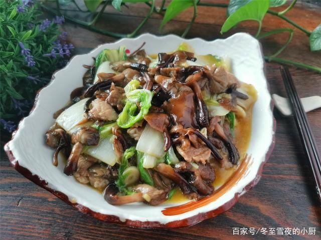 榛蘑炒|东北家常老菜，榛蘑和这个蔬菜一起搭配炒，鲜香脆嫩，秋季下饭菜