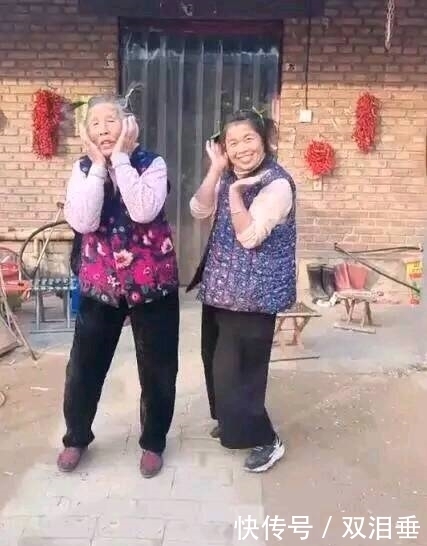  趣味|趣味图片幽默段子：哈哈哈，原来把自己变成美人鱼这么简单啊