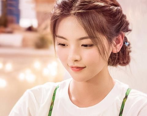  搭档|杨超越资源有多好？《完美的夏天》还未播，又搭档丁禹兮录新综艺