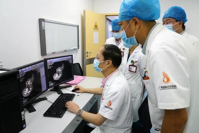  救联动中心|院线播报｜惊心动魄！钢筋插入工友腹部，国壮成功取出