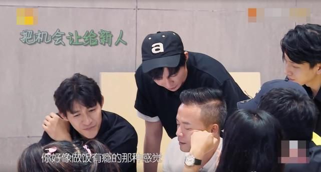 林述巍|《中餐厅》刘宇宁说话没大没小有失尊敬,林述巍脸色难看涵养颇高