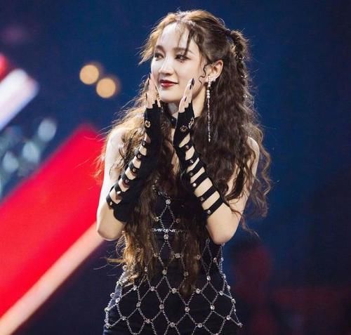  女老板|孟佳被淘汰遭人质疑？女老板看到她的实力要签约她