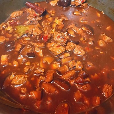  2勺|香菇焖肉酱