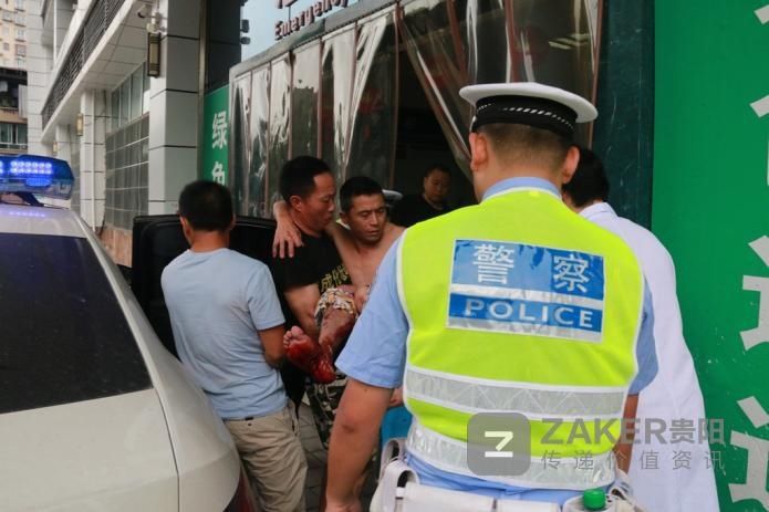  交警|工人动脉被机器割断血流不止 交警：快上我们的车！