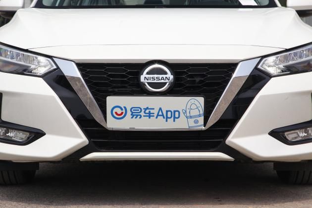 月薪|同级别没对手！月薪8千你会考虑它吗？ 轩逸 vs 福克斯