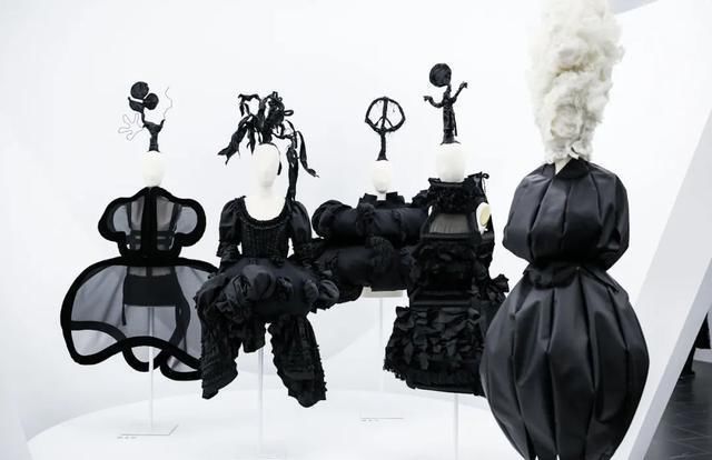 黑色|川久保玲:永远不想失去反叛的能力