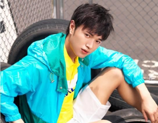  李白|千万级别主播尘埃落定！国服最强李白剑仙入驻虎牙