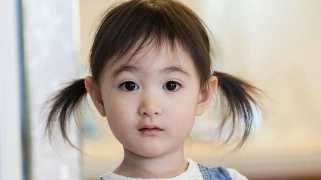  养育误区|明星纷纷化身“女儿奴”，不爱儿子反爱女儿，网友：看不懂
