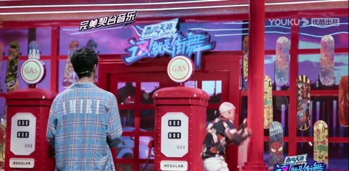  Freestyle|《街舞3》霹雳毒鸡赛后爆料为什么海选赛场跳Freestyle 晋级太难 自己上一个人