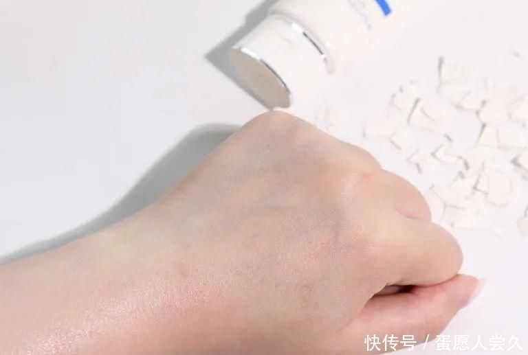  防晒|敢和安耐晒抢C位，这款防晒是吃了熊心豹子胆吗！