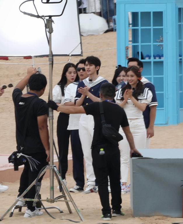  请来|《奔跑吧》收官之战开录！导演请来两位流量女星坐镇，蔡徐坤罕见主动