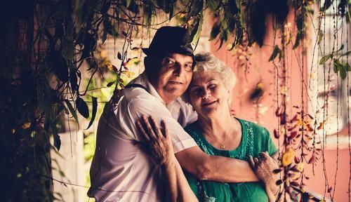 拒绝|小姑子回家问嫂子要一万块零花，嫂子果断拒绝，“家里没开银行”