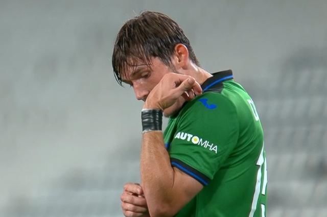  抗议|争议！尤文获点球遭质疑，对手主帅场边抗议，76秒后C罗疯狂庆祝