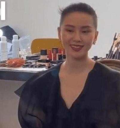  吴昕|小八卦：吴昕、孟美岐、鞠婧祎、刘诗诗