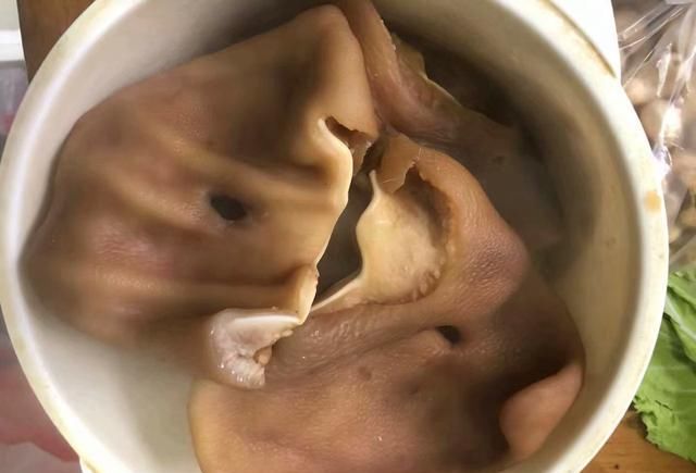 下酒|猪身上最脆爽的一块肉,简单卤一卤,下酒下饭还能美容养颜