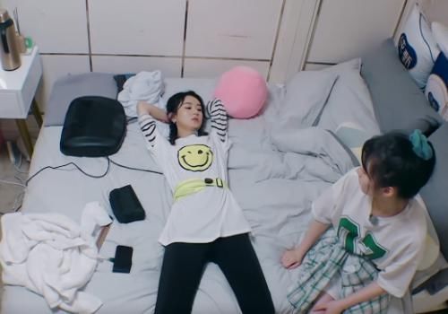  中餐厅|赵丽颖《中餐厅》居住环境有多乱？毛巾随处乱扔，让人无处放脚