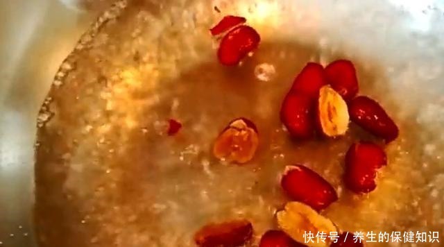 油炸|秋天要多吃红枣,加一碗糯米,不油炸不做饼,咸甜软糯,补血补气