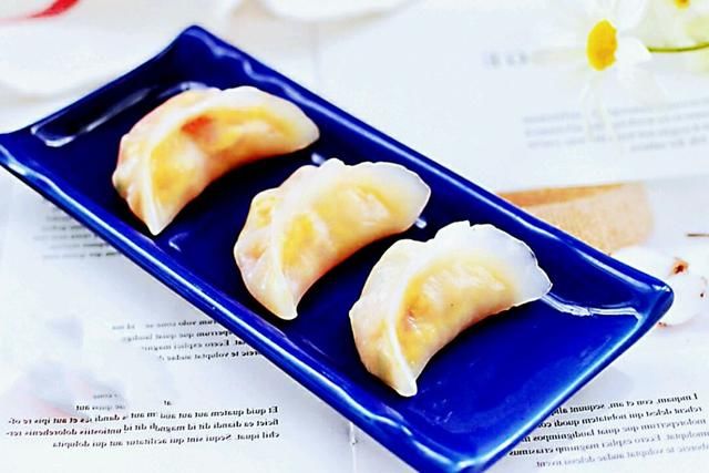 包好|用西红柿包饺子,看酒店厨师怎么操作,简单几下就包好,好吃