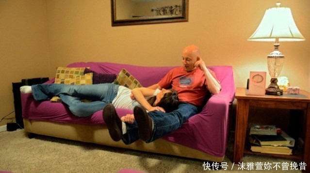 毁容|被前男友毁容,女人做了假脸找到新男友,并结婚生了娃