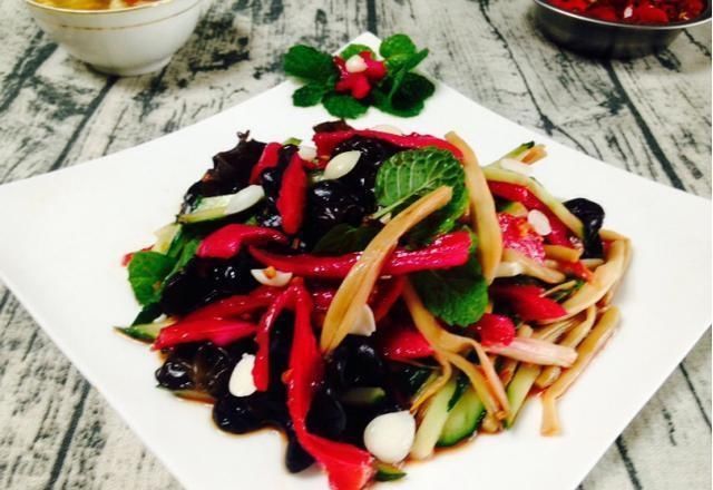 龙果皮|火龙果的皮还可以“入菜”,富含花青素,简单处理凉拌,一举三得