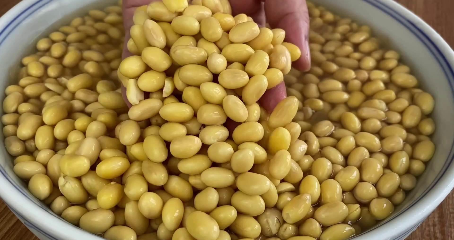 下饭|想吃黄豆酱自己在家就能做,传统老配方,香辣绵软又下饭,真香