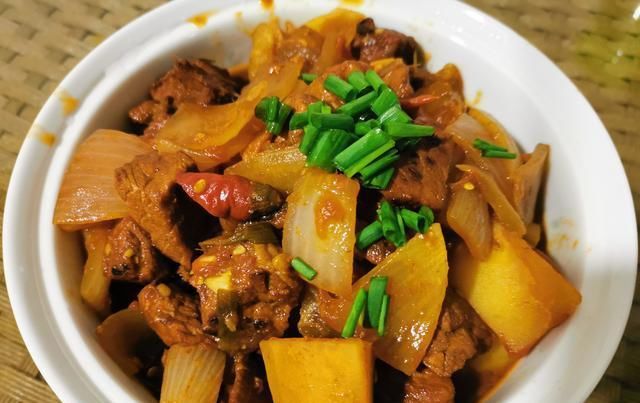 西红柿|西红柿土豆烧牛肉