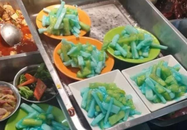 下嘴|大学食堂的奇葩菜, 冰镇麻辣烫小意思, 最后一个敢下嘴的是真汉子