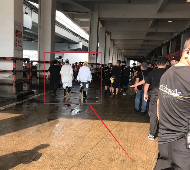  路透图|新节目《哈哈哈哈哈》来袭，路透嘉宾变苦力，邓超发图引人注意