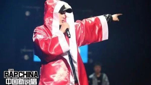  光光|魔动闪霸口碑反转，饱受争议，艾热和光光做法形成鲜明对比！