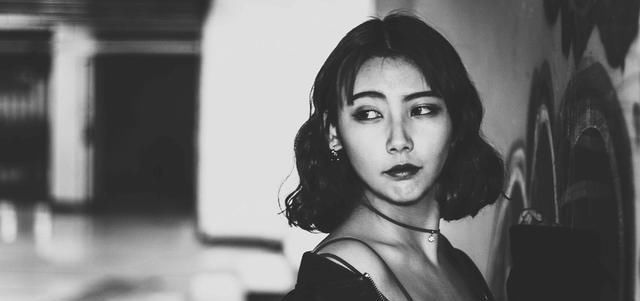 再犯|一位女儿因抑郁症自杀妈妈的忏悔，为人父母千万不要再犯这样的错