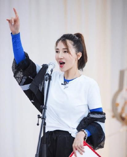  淘汰|阿朵被淘汰经纪人“恨”其不争：为什么不拉票？为什么谦让？