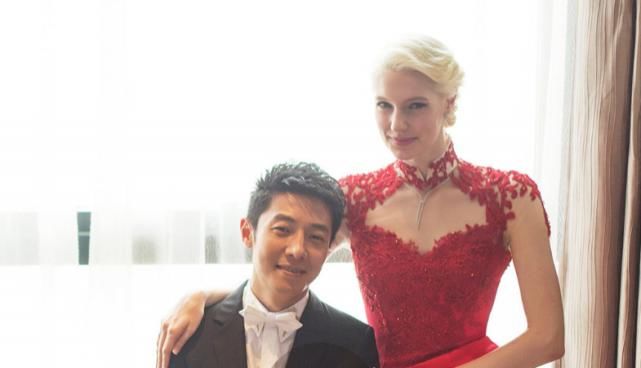  涂经纬|与撒贝宁一起生活4年，分手后出国留学，如今39岁仍单身一人