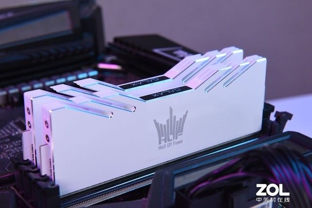 EXTREME|影驰HOF EXTREME 4266内存评测：超频至4700MHz