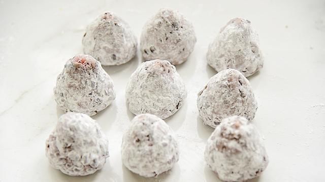  蛮不错|这懒人主食，一搅一蒸即可搞定，女人要多吃，不仅抗饿还气色好