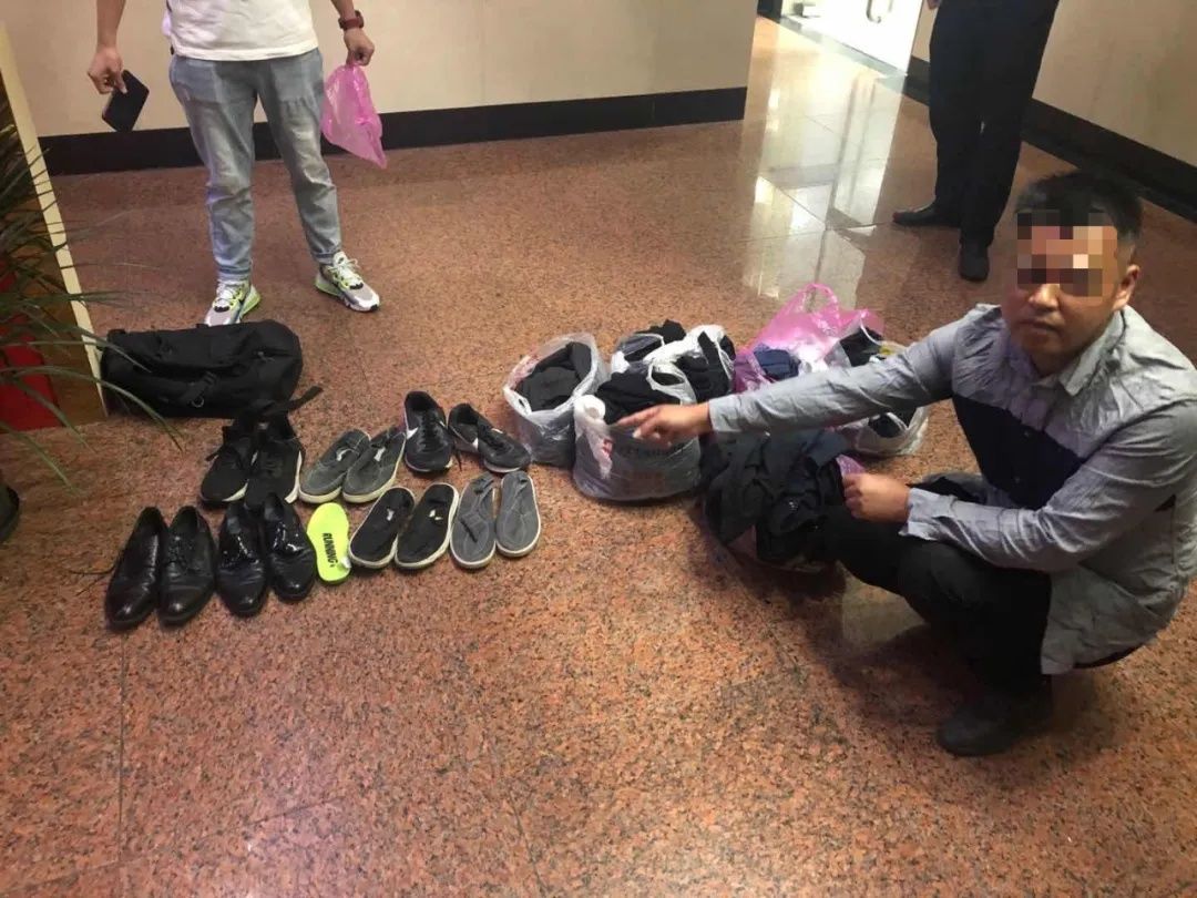 留下|连内裤都是偷来的,男子全身上下都是偷的,穿走别人的名牌运动鞋后还留下自己的臭鞋