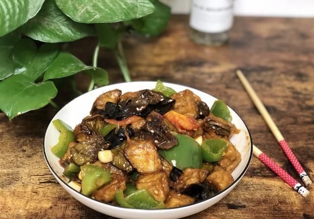 鱼香肉丝|给你一碗大米饭,6道下饭菜让你选,大多数北方人会选择第4种