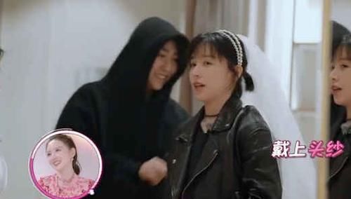 件事情|相亲对象掀开阚清子头纱,一瞬间害羞到红脸,下一秒互动美到不敢看