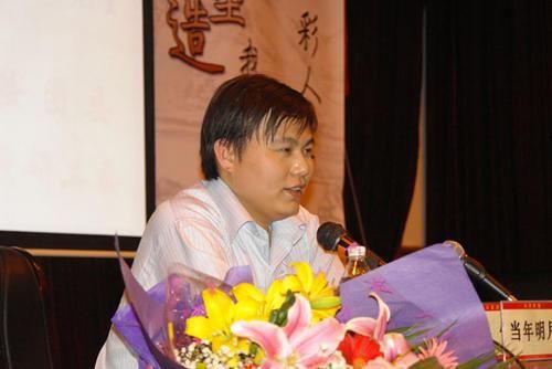 年前|20年前大学毕业当公务员，不顾父亲反对写书的湖北男孩，如今怎样